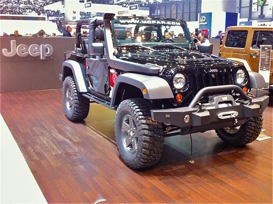 Jeep Wrangler schwarz 2011, Automobilsalon in Genf