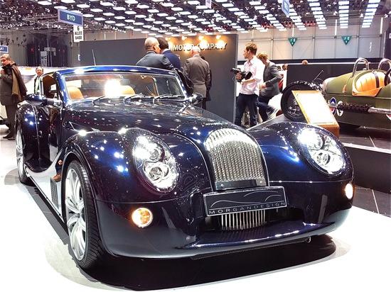 Morgan Aero 8 Roadster V8 4,4 Liter Hubraum und 325 PS, 0 - 100 Kmh in 4,5 Sekunden