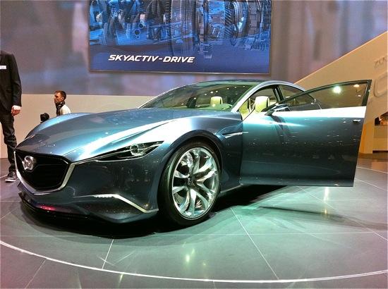 Mazda Shinari Concept mit Kamera in den Spiegel Attrappen, 81. Salon Auto Switzerland