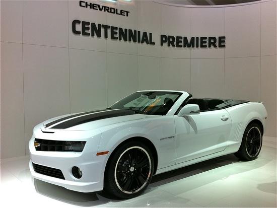 Chevrolet Camaro Premiere im Autosalon Genf, hier der 2SS RS in weiss 2011